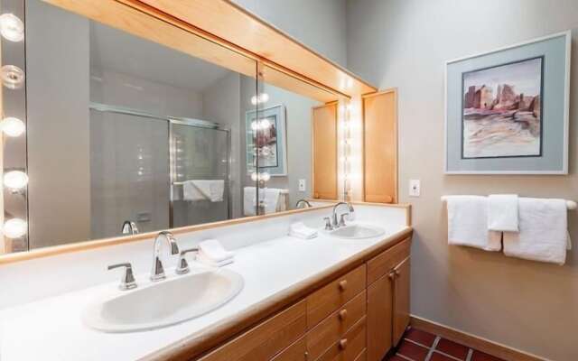 Potato Patch 3 Bedroom Townhouse by RedAwning