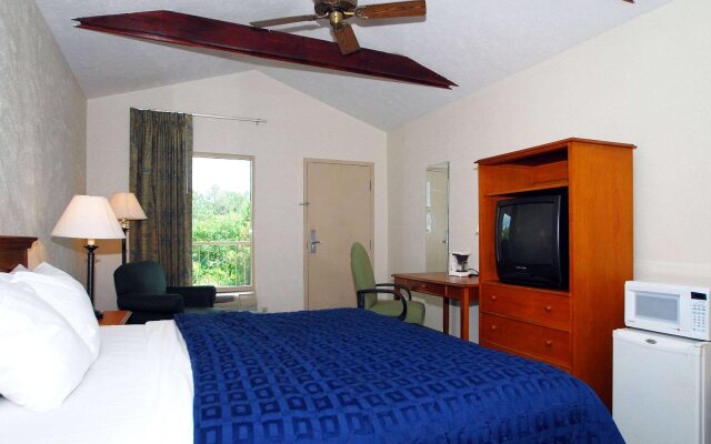 Comfort Suites