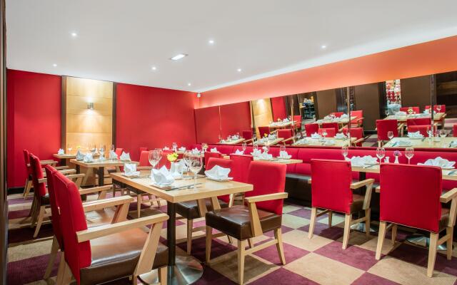 Crowne Plaza Manchester Airport by IHG