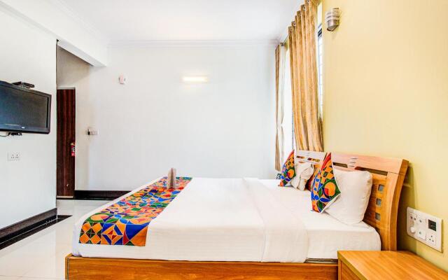 Fabhotel Emara Grand