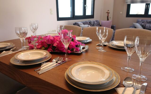 Marina&apos;&apos;s Villas