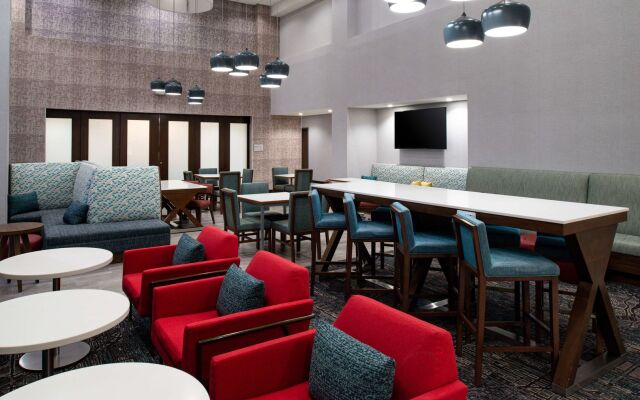 Hampton Inn & Suites Adrian