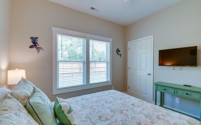 Charming Ocean Isle Beach Home ~ 1 Mi to Beach!