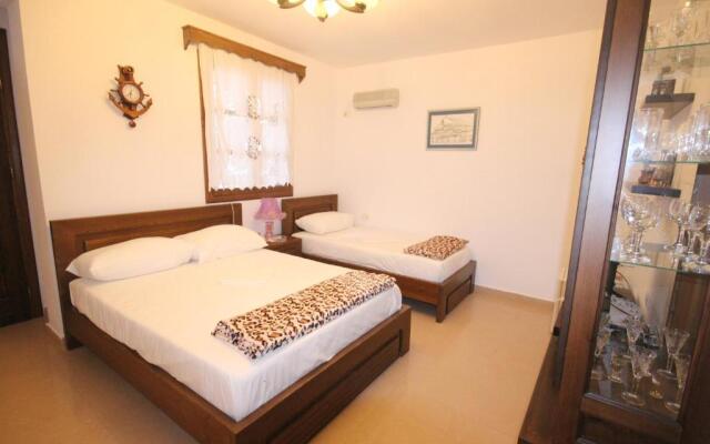 Apartment Altin in old town