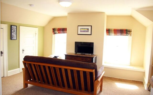 Mendota Lake House Inn