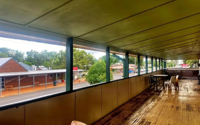The Royal Carrangarra Hotel