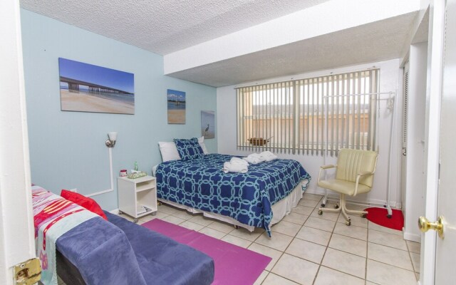 Creston House 9A by Vtrips