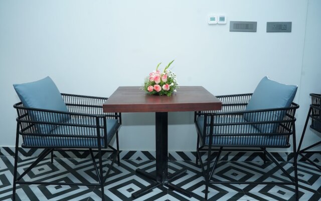 Hotel Kyzen HiTech City- Your Zenly Stay