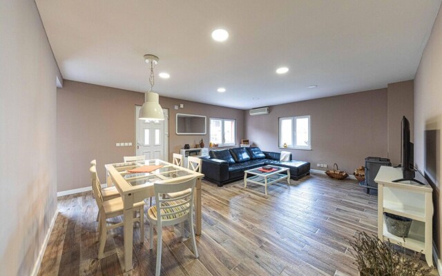 Amazing Home in Vinisce With 4 Bedrooms and Wifi