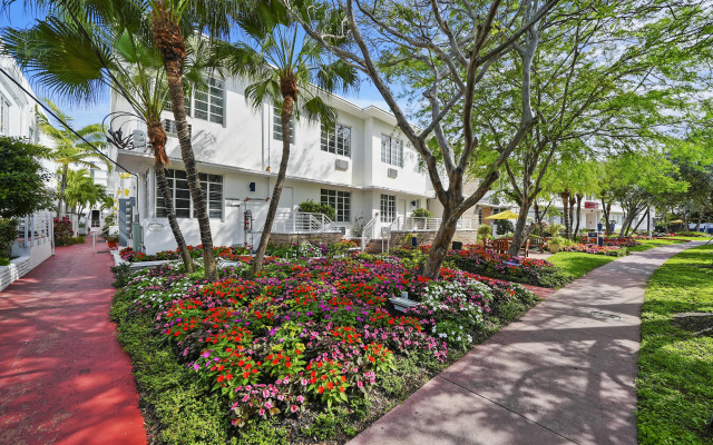 Tradewinds Apartment Hotel