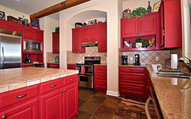 Pet-friendly Oasis in Gated Community!