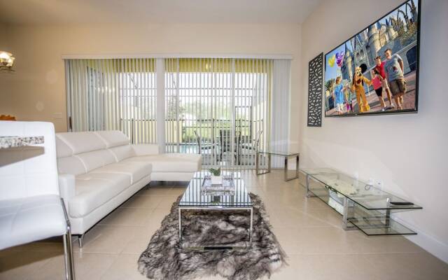 Fabulous Vacation Home  w/ Screened Pool Close To Disney 146