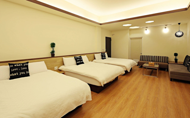 Happiness Yes Hostel