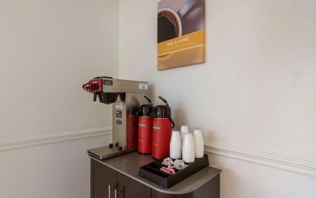 Motel 6 Warner Robins, GA