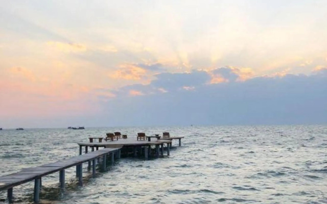 Naomi Resort