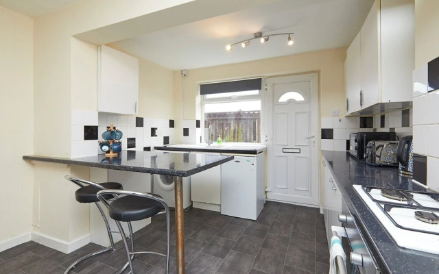 Comfortable 4-bed House in Hucknall, Nottingham