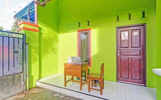SPOT ON 90760 Homestay Al Madina Syariah