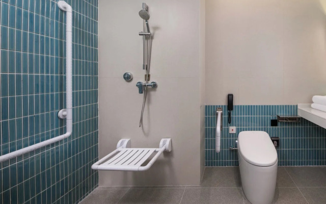 Holiday Inn Express Qingdao City Balcony by IHG