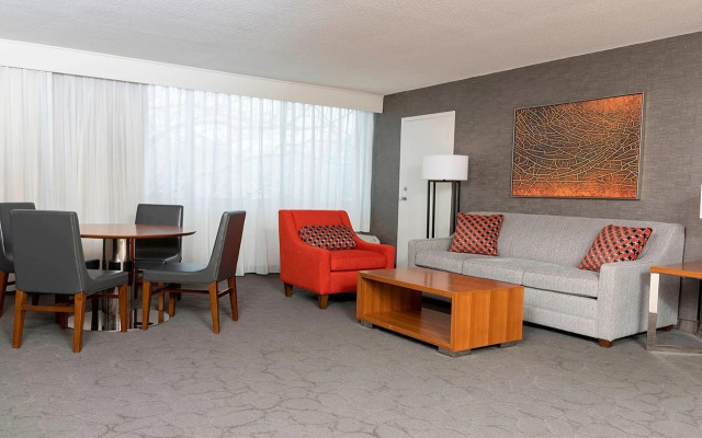 Sonesta Hotel Grand Rapids Airport