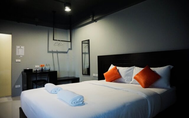 B-Black Hotel Chonburi