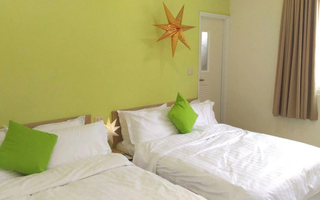 Pineapple Backpackers Hostel