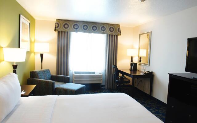 Holiday Inn Express and Suites Urbandale by IHG