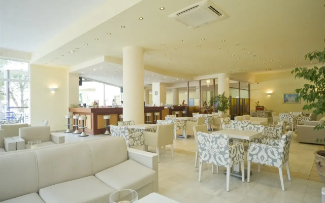 Maravel Apartments