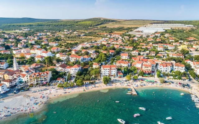 Awesome Apartment in Turanj With Wifi and 2 Bedrooms