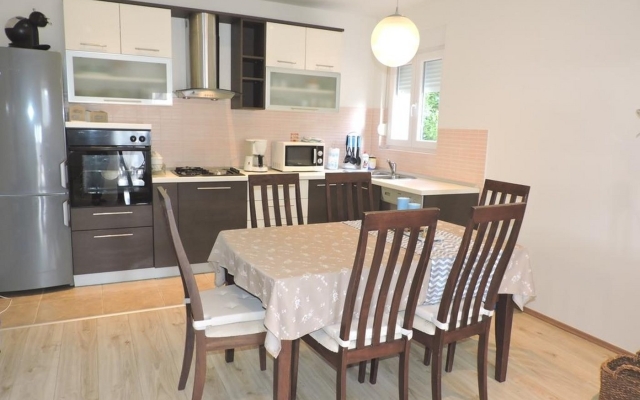 Holiday house Pet - 20m from the sea: Barbat, Island Rab