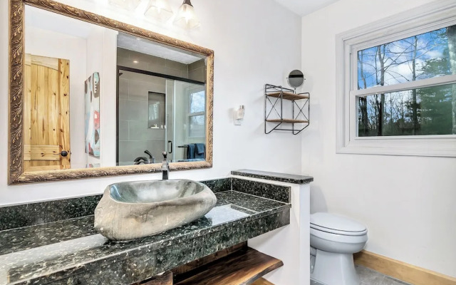 Black Mountain Treehouse