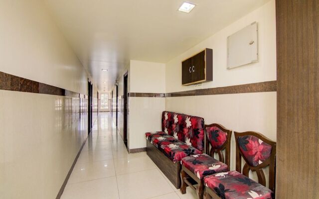 OYO 13584 Hotel Ruchi