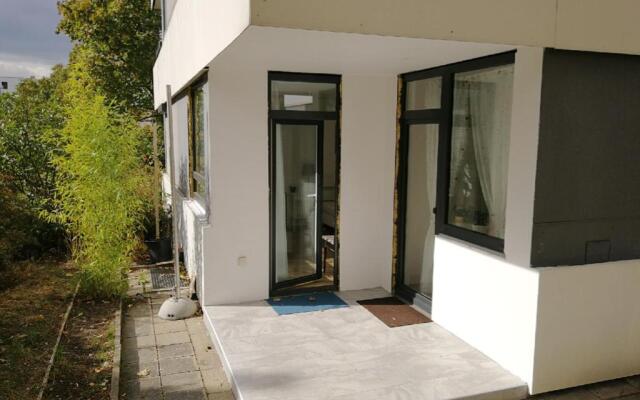 Central-Apt at Lake, CityCenter 5min, Fair 18min!!!