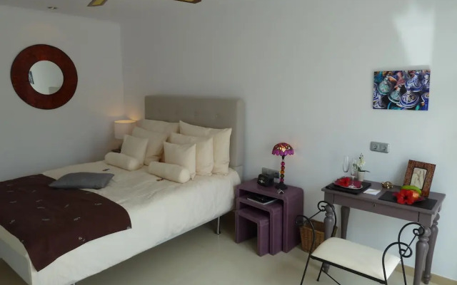 Birdcage Resort - Adult Only