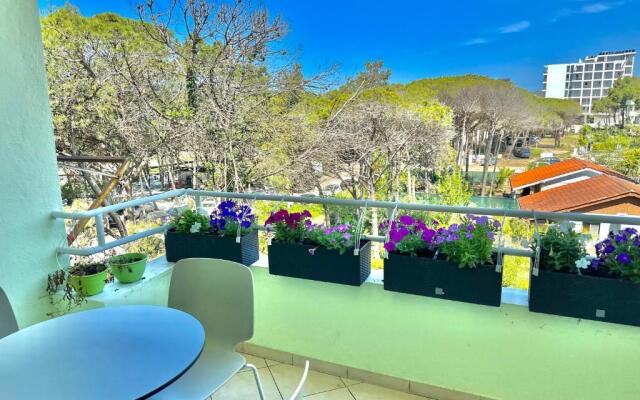Cheerful 2-bedroom apartment in Golem