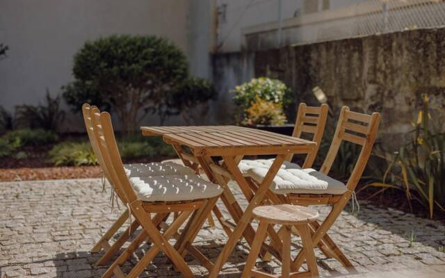 Porto Modern Downtown Apartment B With Garden