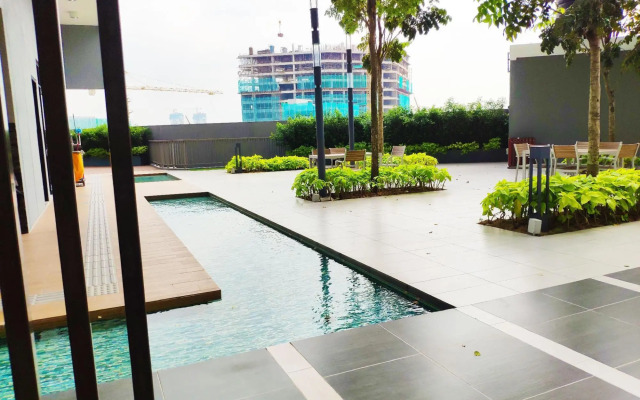 Le Pavilion by Salaam Suites, 5 pax, near Setiawalk