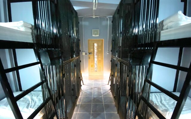 Gate 2 Hostel