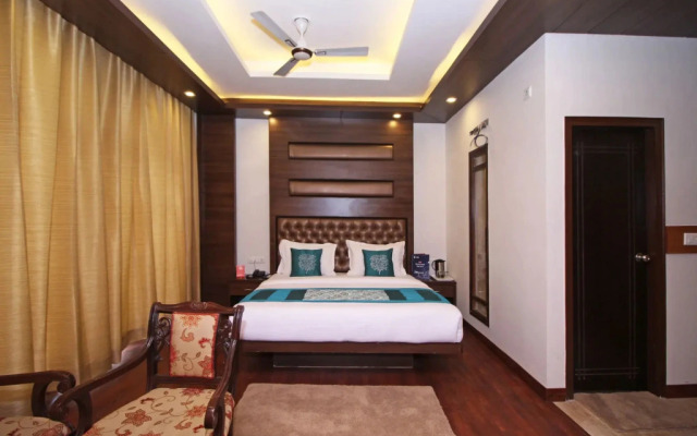 OYO Premium 093 Near St George College