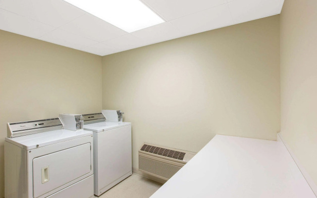 AmericInn by Wyndham Ottumwa