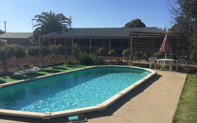 Barham Colonial Motel