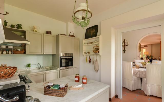 Forte dei Marmi renewed 6 bedroom villa