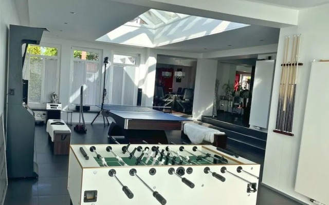 Apartment With Bar, Recreation Room in Kastellaun