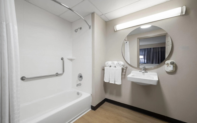 Days Inn by Wyndham Augusta Wheeler Road