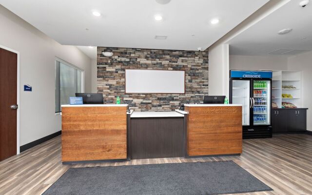 Holiday Inn Express Kansas City North Parkville An IHG Hotel