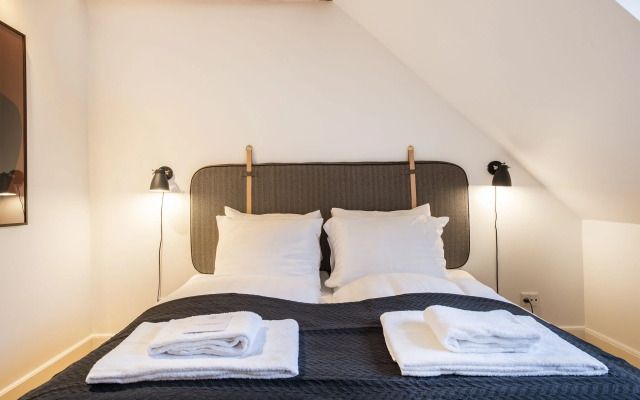 Town Hall Penthouse by Daniel&Jacob’s