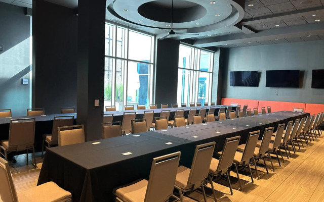 Embassy Suites by Hilton Kansas City Olathe