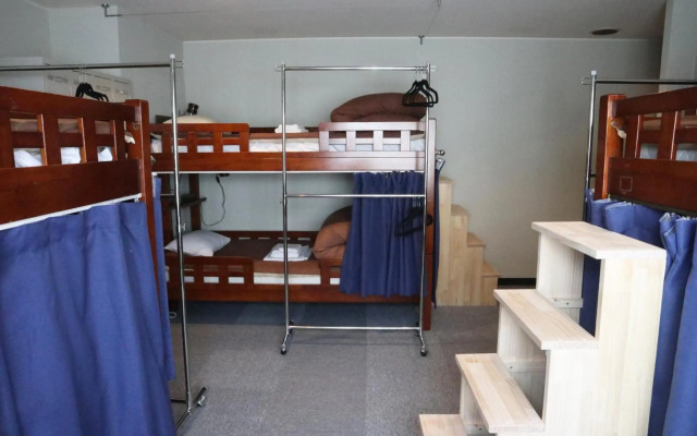 J-Hoppers Beppu Guesthouse ジェイホッパーズ別府ゲストハウス