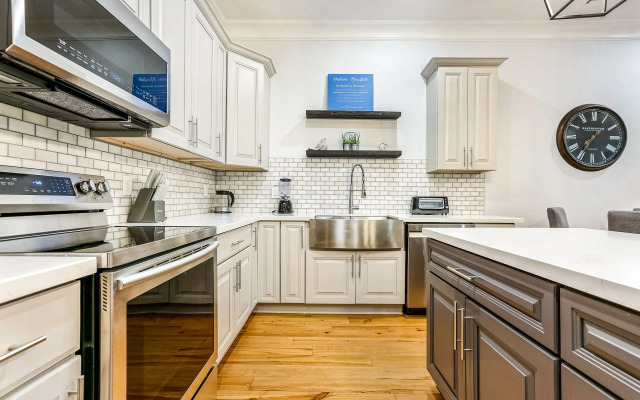 5BR with Pool - Great for Families - Near Everything