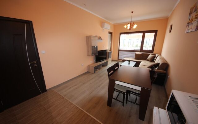 Menada Apartments in Villa Yurta