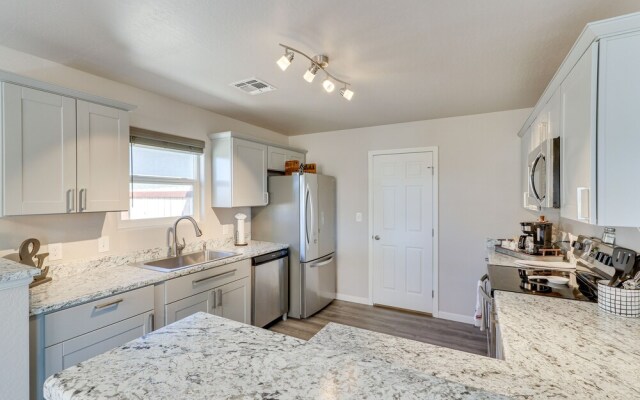 Gold Canyon Vacation w/ Private Patio & Fire Pit!
